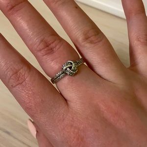 Pandora ‘Shimmering Knot’ ring size 56 (size 8)